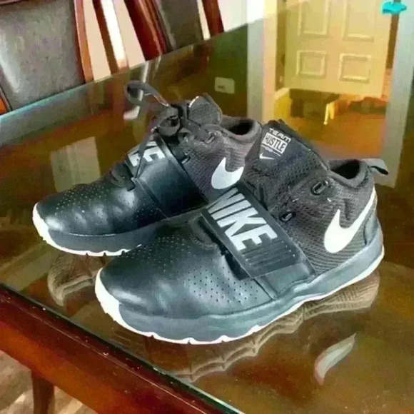 Nike Other - Youth Nike size 2.5